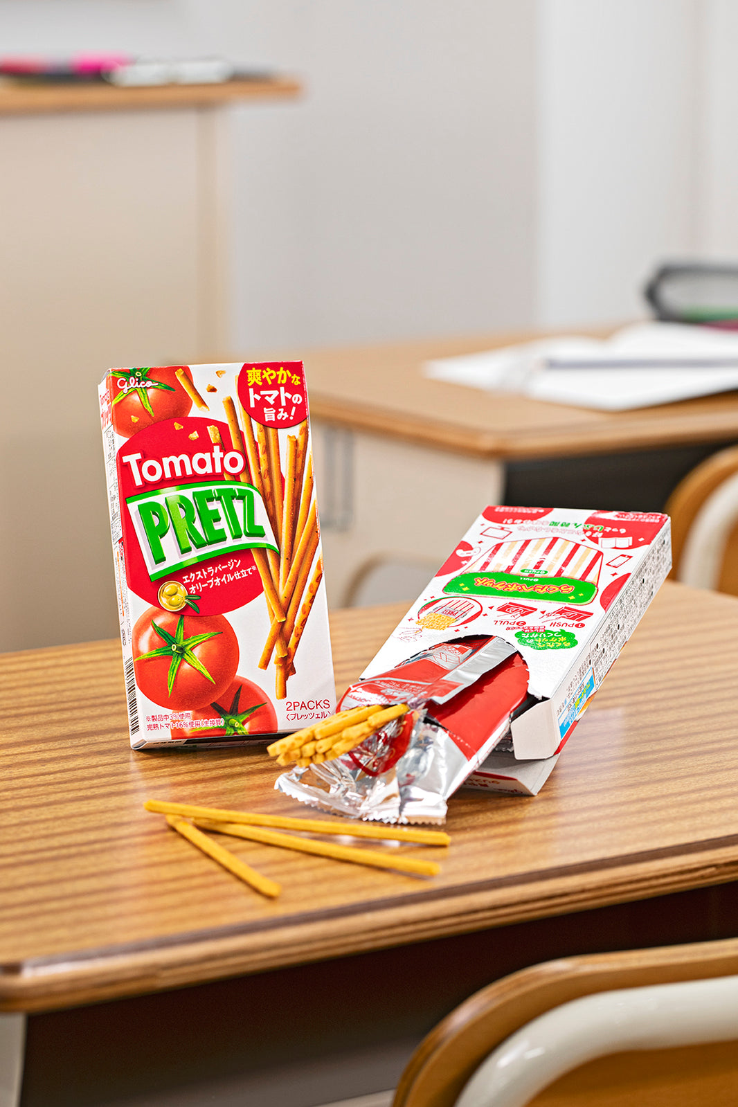 Tomato Pretz – Savory Tomato Biscuit Sticks (53g x 10 Packages)