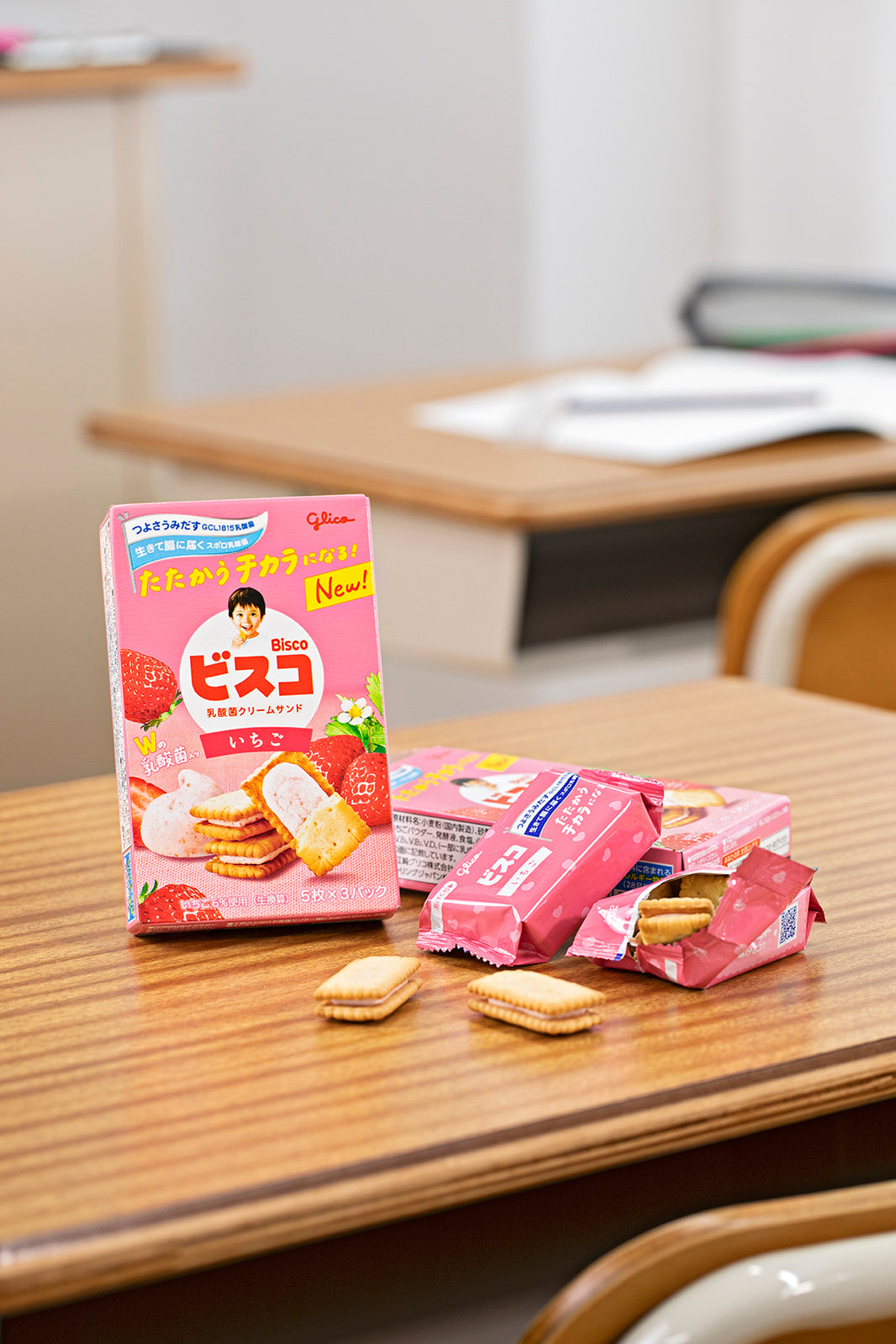 Bisco – Strawberry Cream Sandwich Biscuits (80g x 10 Packages)